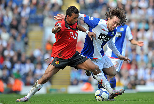 何发展中场 何发展中场